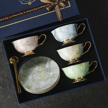De lujo europeos porcelana de la taza de café de la taza y platillo conjunto de cerámica de uso doméstico taza combinación de regalo de boda