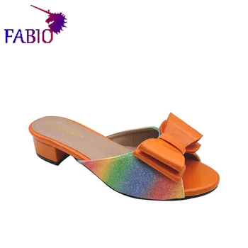 Nigeriano de diamante de imitación de la tela multicolor diseño de arco Bajo el talón de la mujer zapatillas de Parte de las mujeres zapatillas