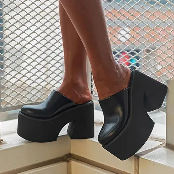 Verano Nueva Tendencia de las Mujeres Zapatillas al aire libre Suela Gruesa de la Moda de los Tacones Altos Impermeable de las Niñas Sandalias de Mujer de Tamaño Grande de Fiesta Zapatos