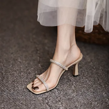 Zapatos de Mujer 2023 Zapatillas de Tacones Pantofle Brillo de Diapositivas de pies Cuadrados Bajo de Alta Nueva de la Jalea de la Tela de los Escándalos Básicos de Cristal de Roma de la PU